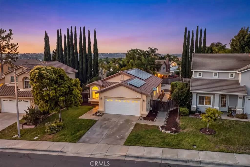 33298 Avenida Bicicleta, Temecula, CA — listing photo 1