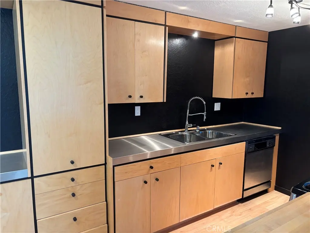 1000 Central 30, Riverside, CA — listing photo 1