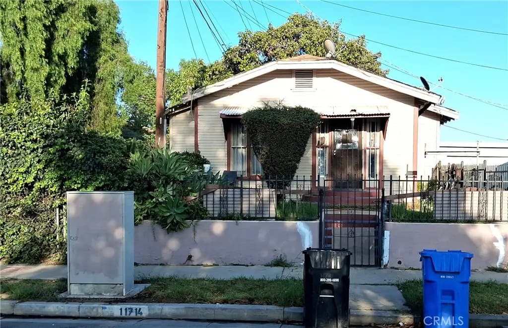 11714 S San Pedro, Los Angeles, CA — listing photo 1