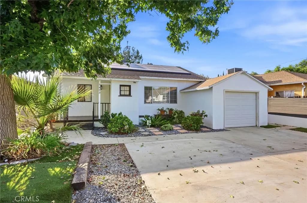7453 Blewett Avenue, Lake Balboa, CA — listing photo 1