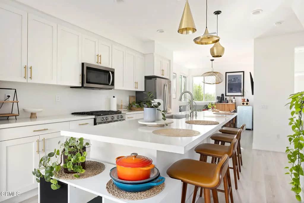 2931 W Exposition Place 1, Los Angeles, CA — listing photo 1