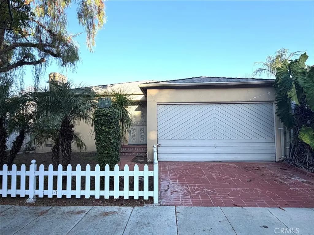 1633 S Curson, Los Angeles, CA — listing photo 1