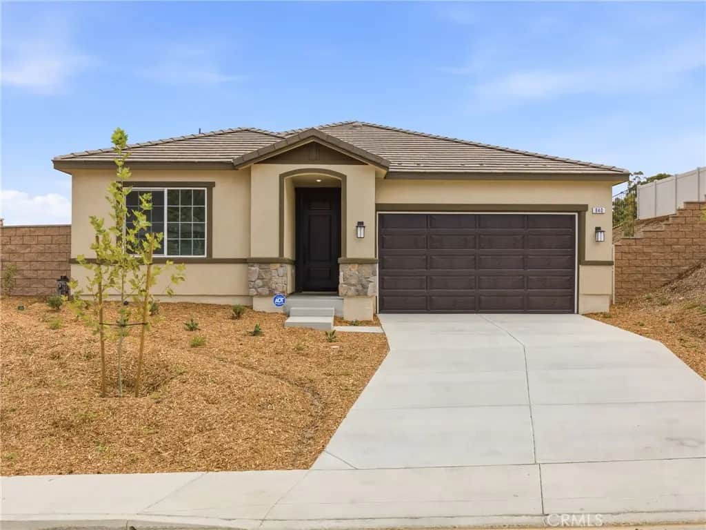 840 Sicily, Lake Elsinore, CA — listing photo 1