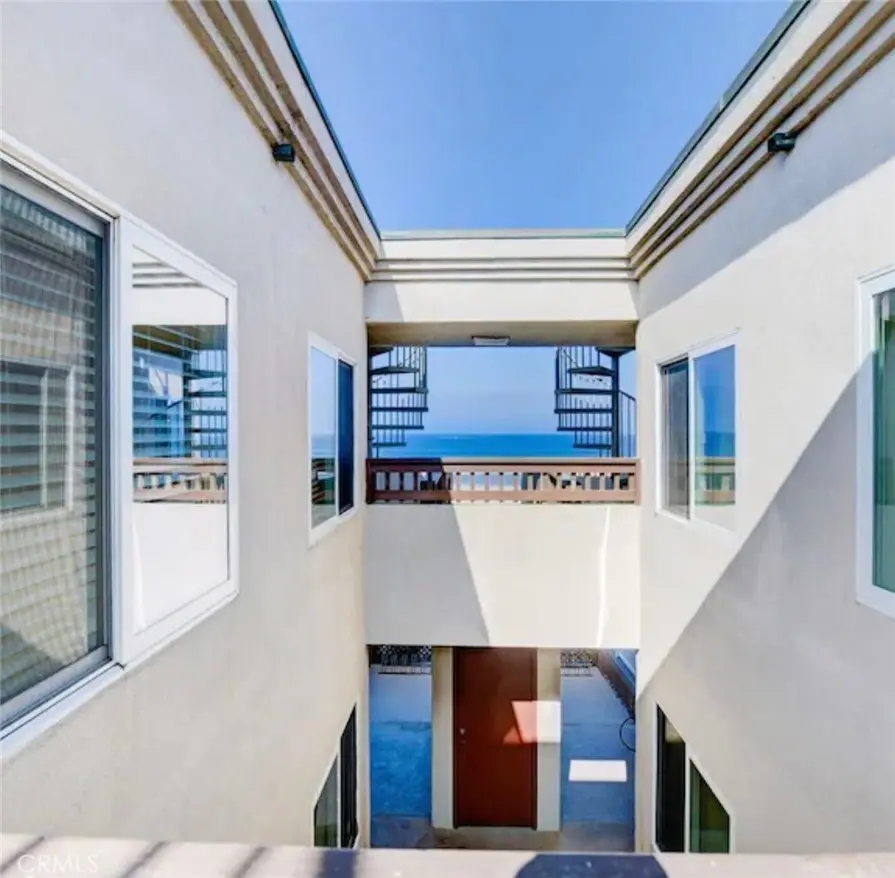 3250 Strandway, San Diego, CA — listing photo 1
