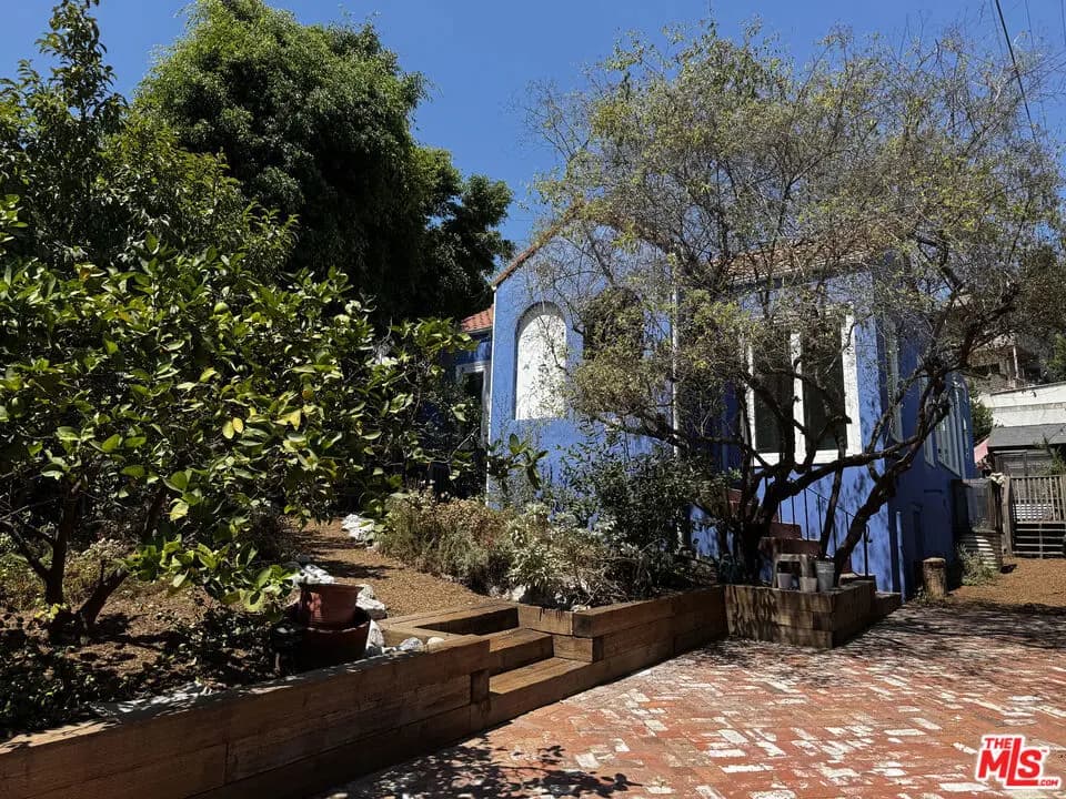 2257 Earl Street, Los Angeles, CA — listing photo 1