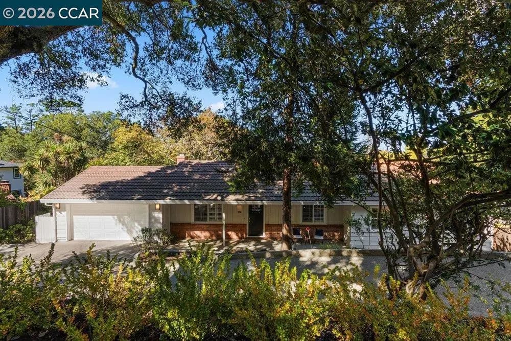 358 El Toyonal, Orinda, CA — listing photo 1