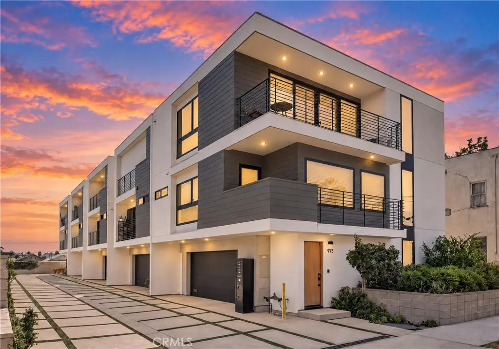 971 N Starlight Court, Los Angeles, CA — listing photo 1