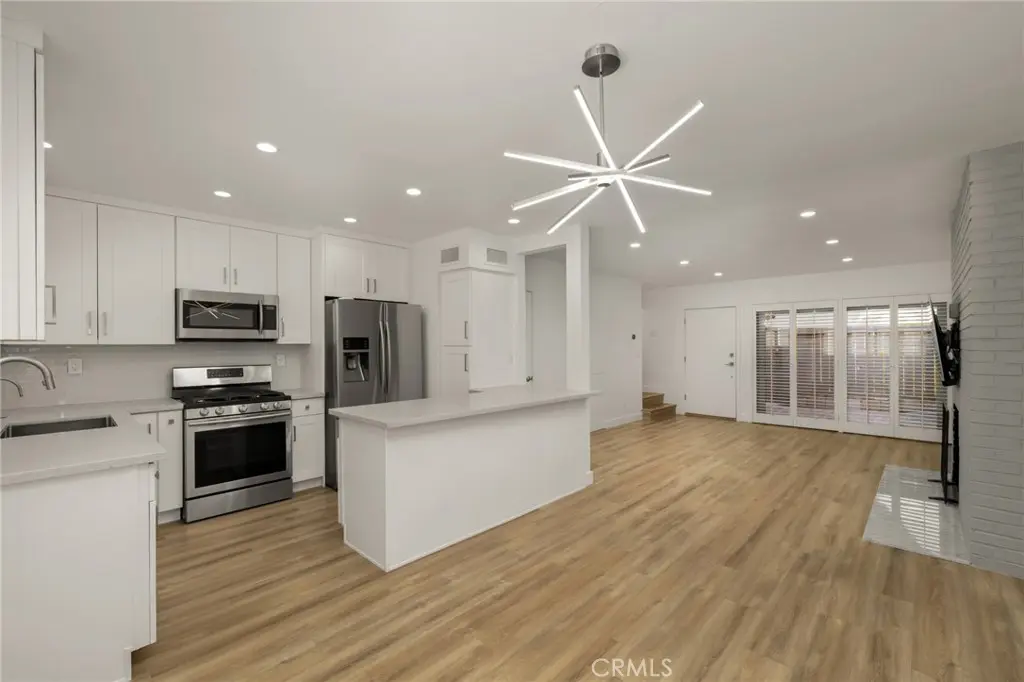 704 W Sierra Madre Boulevard 15, Sierra Madre, CA — listing photo 1