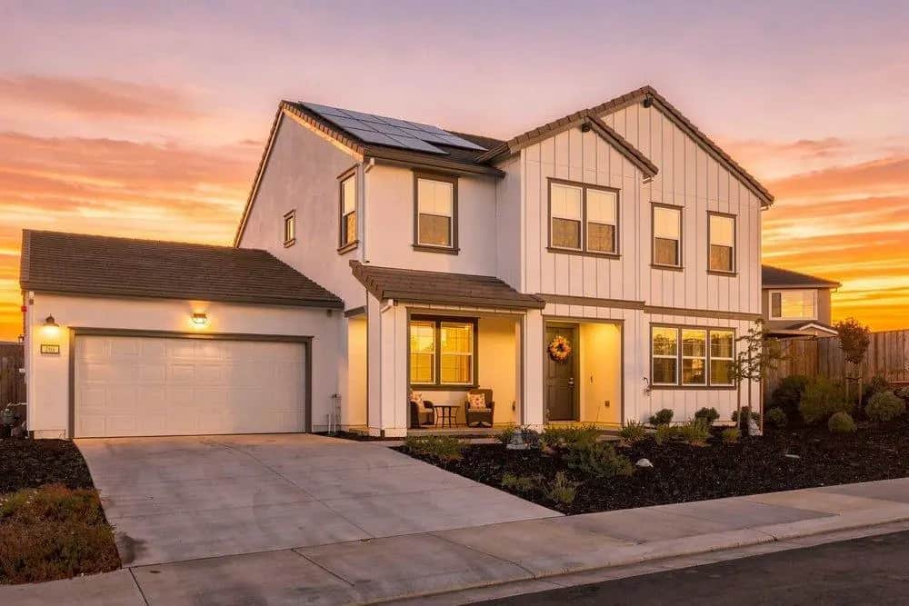 209 Luna Way, Hollister, CA — listing photo 1