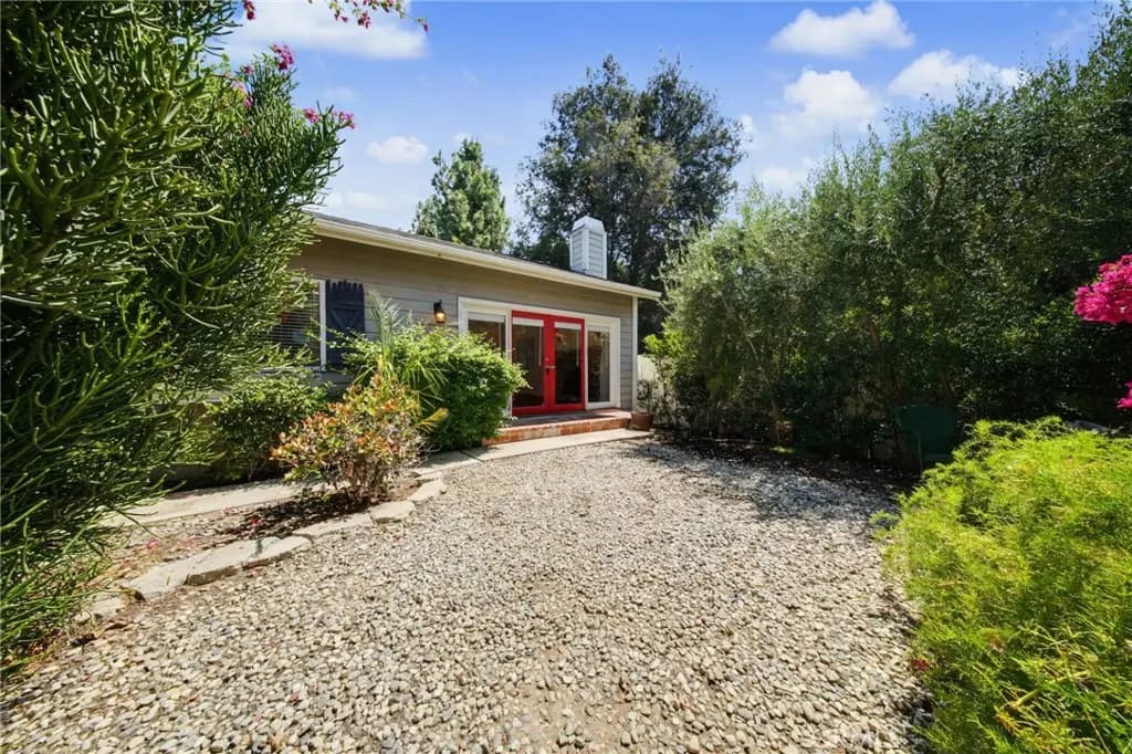 4628 Seratt Place, Valley Village, CA — listing photo 1