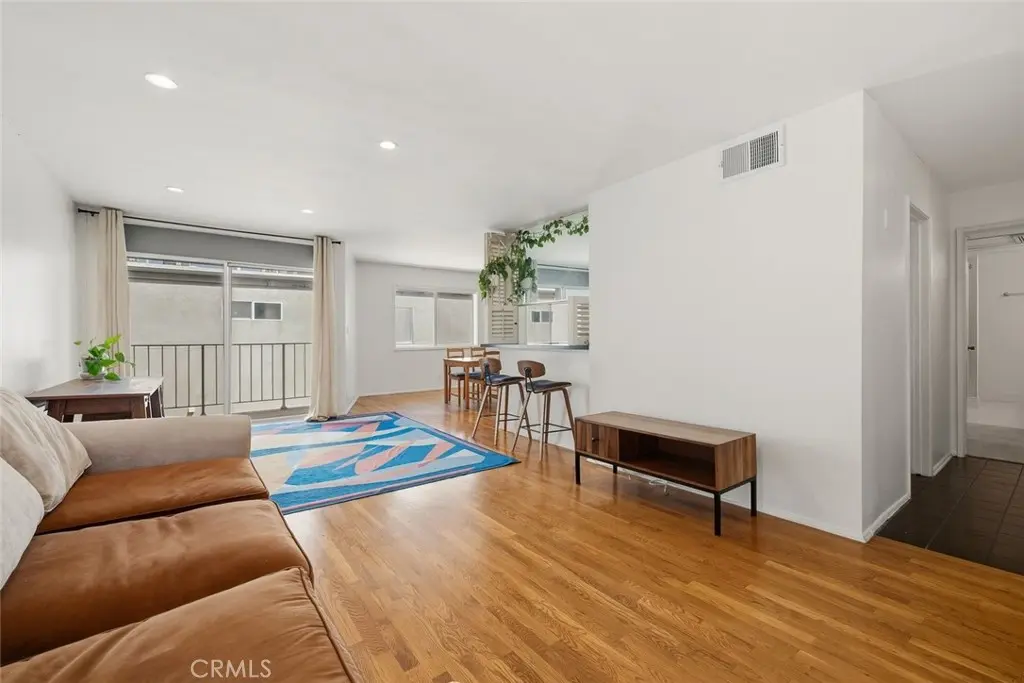4520 Natick Avenue 309, Sherman Oaks, CA — listing photo 1