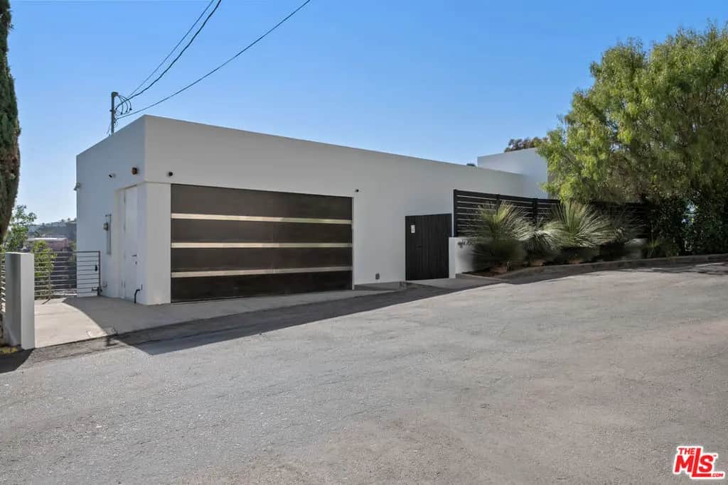 8760 Hollywood Boulevard, Los Angeles, CA — listing photo 1