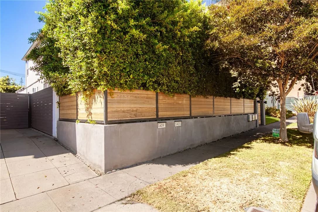 1419 S Curson Avenue A, Los Angeles, CA — listing photo 1