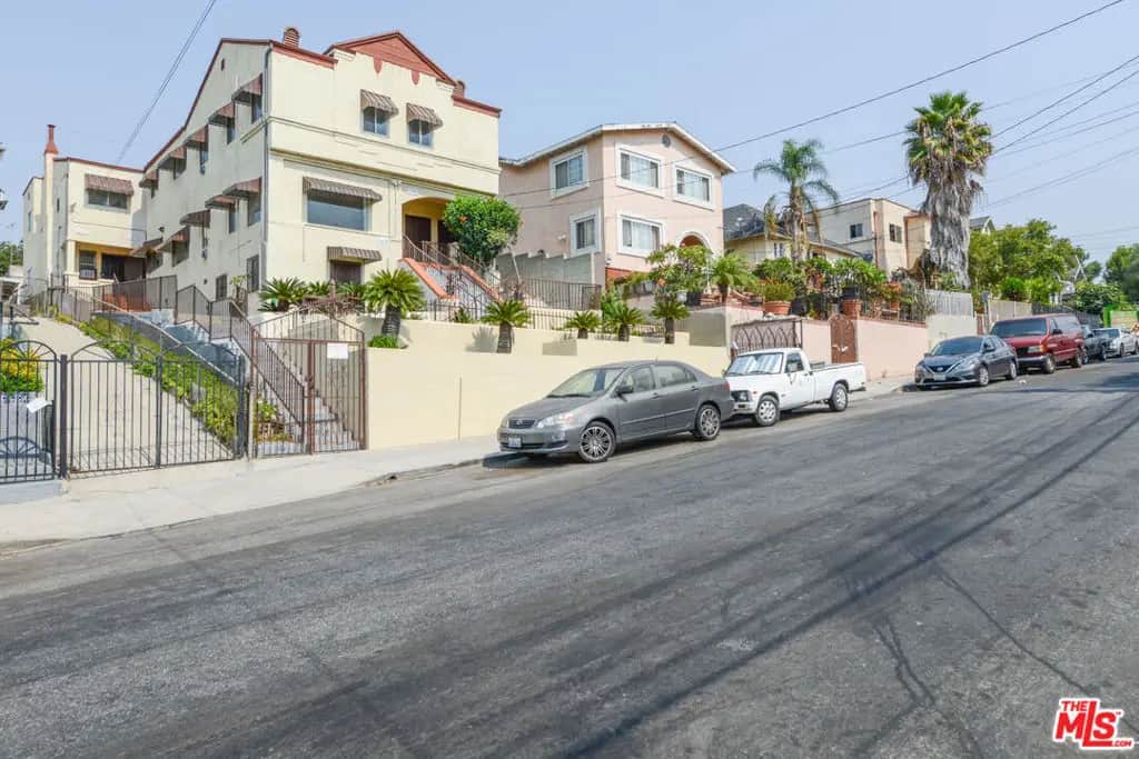 527 N Cummings Street, Los Angeles, CA — listing photo 1