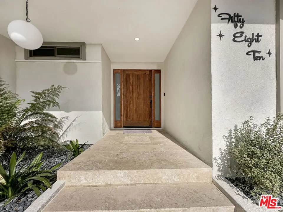 5810 S Halm Avenue, Los Angeles, CA — listing photo 1