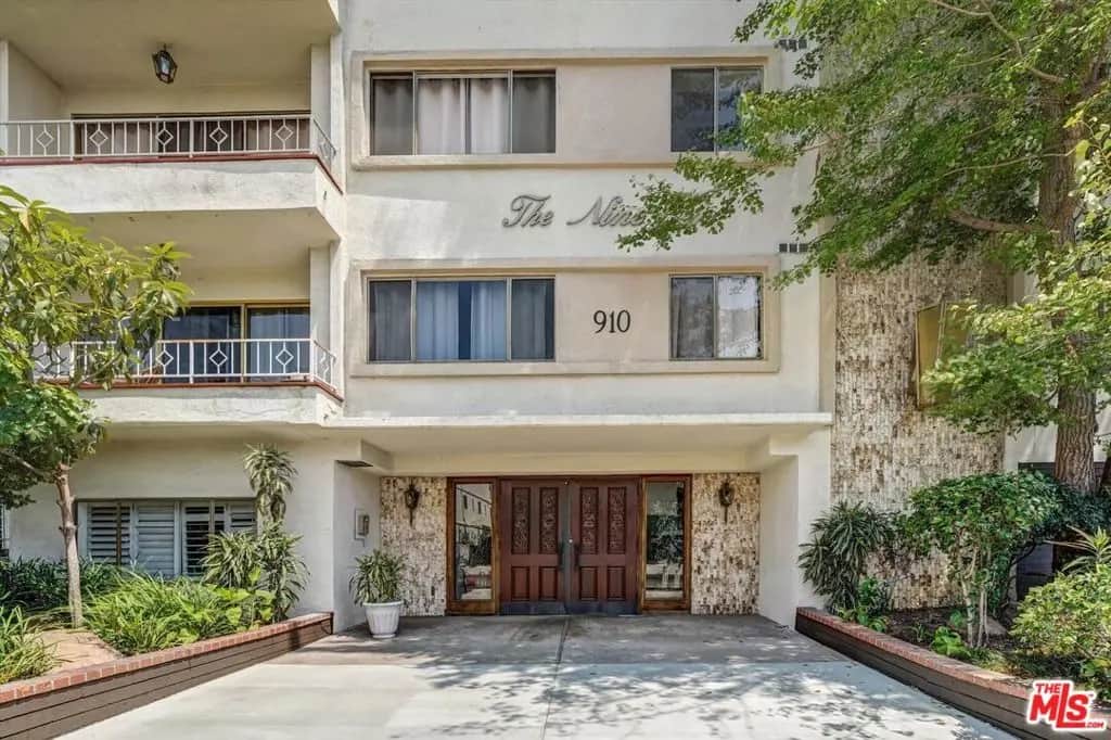 910 S Holt Avenue 305, Los Angeles, CA — listing photo 1