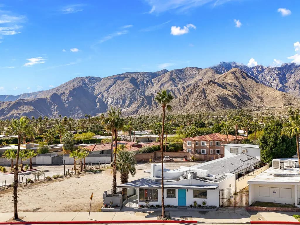 2231 N Palm Canyon Drive, Palm Springs, CA — listing photo 1