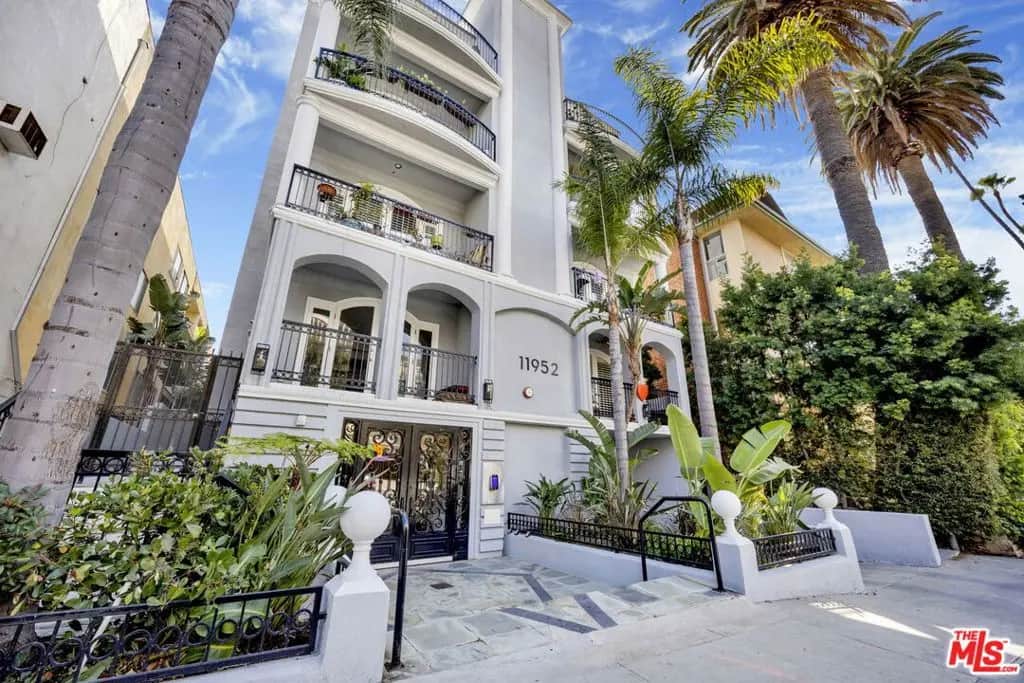 11952 Montana Avenue 303, Los Angeles, CA — listing photo 1
