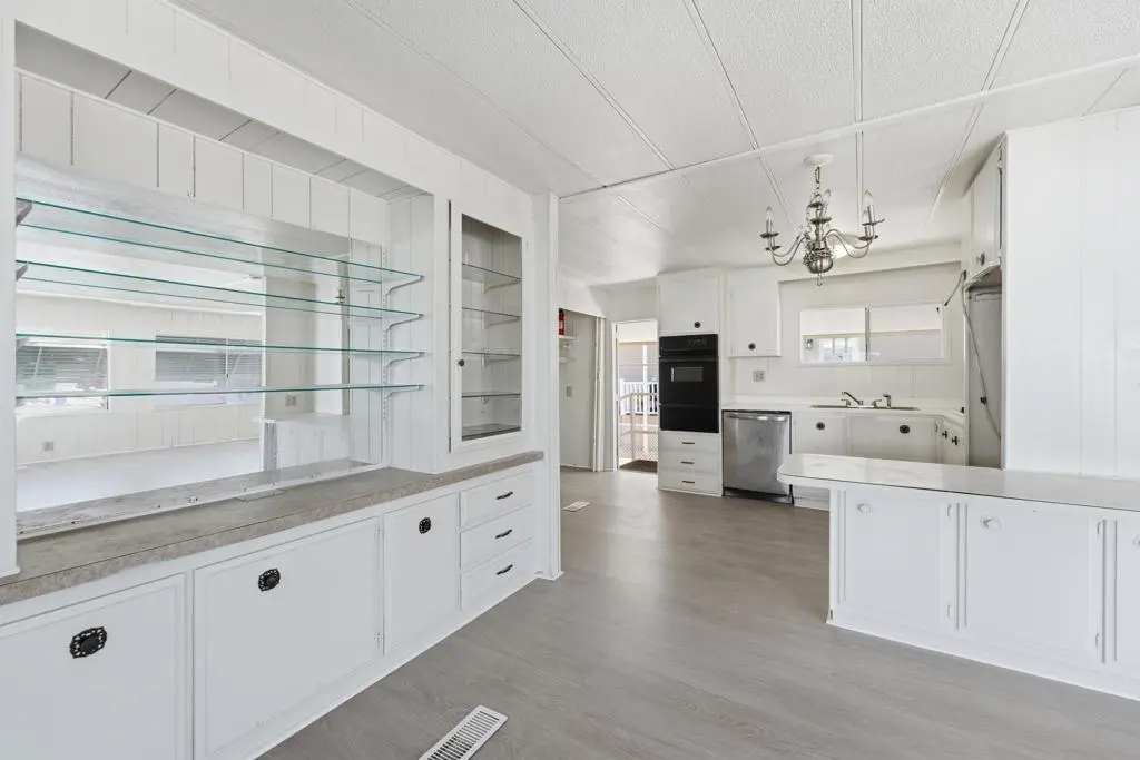 5001 W Florida Avenue 36, Hemet, CA — listing photo 1