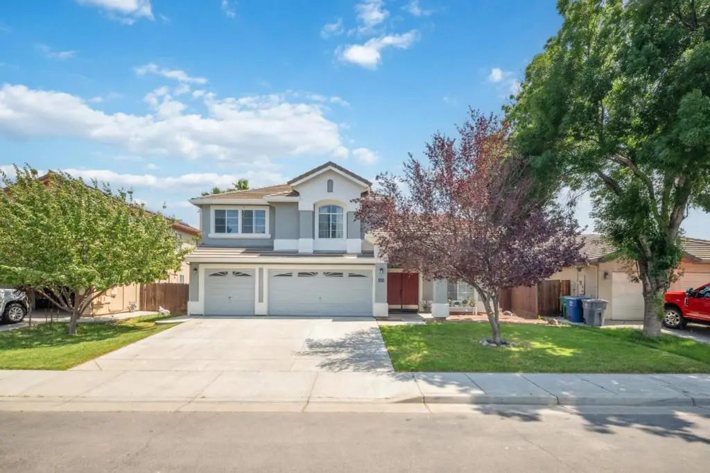 1009 Garden Street, Los Banos, CA — listing photo 1
