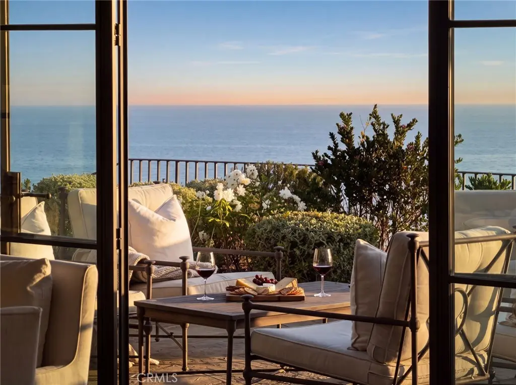 425 Panorama Drive, Laguna Beach, CA — listing photo 1