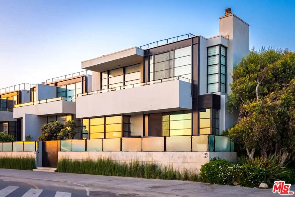 117 Ocean Front Walk, Venice, CA — listing photo 1