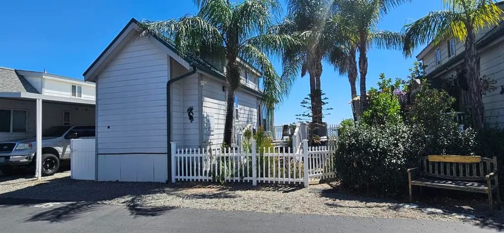 32000 Riverside Drive J5, Lake Elsinore, CA — listing photo 1