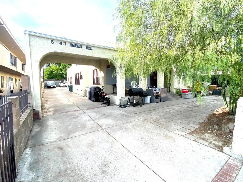6743 Tujunga Avenue, North Hollywood, CA — listing photo 1