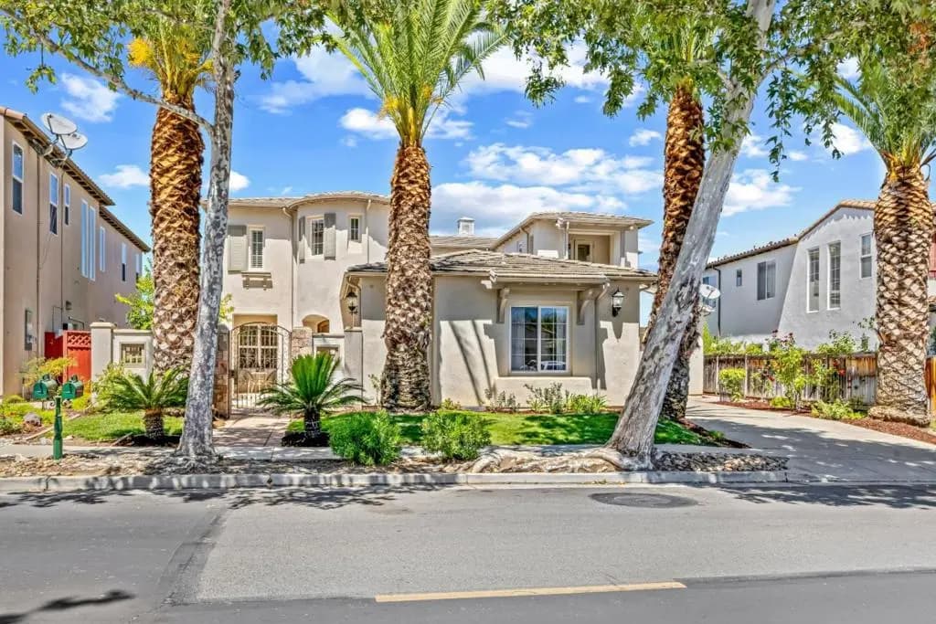 2520 Club Drive, Gilroy, CA — listing photo 1