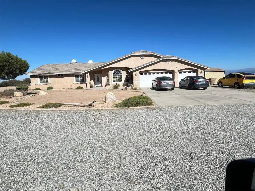 10928 Lantry Lane, Oak Hills, CA — listing photo 1
