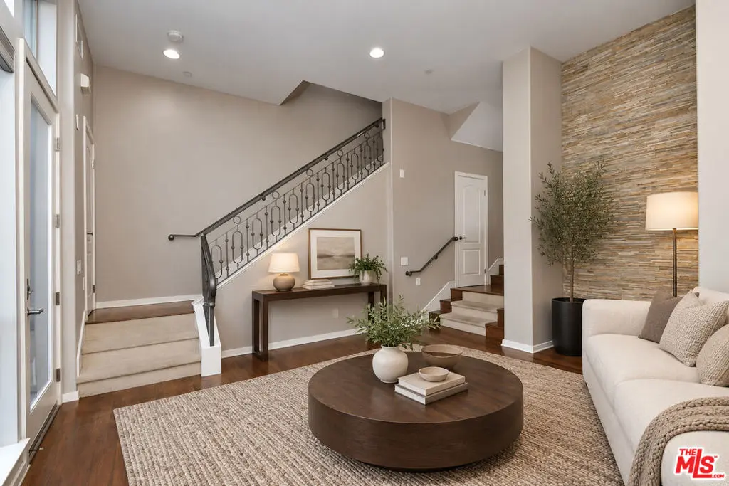 5412 W 149th Place 4, Hawthorne, CA — listing photo 1