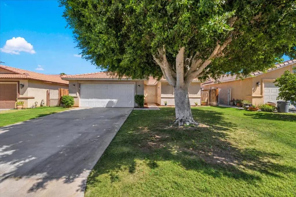 51420 Avenida Velasco, La Quinta, CA — listing photo 1