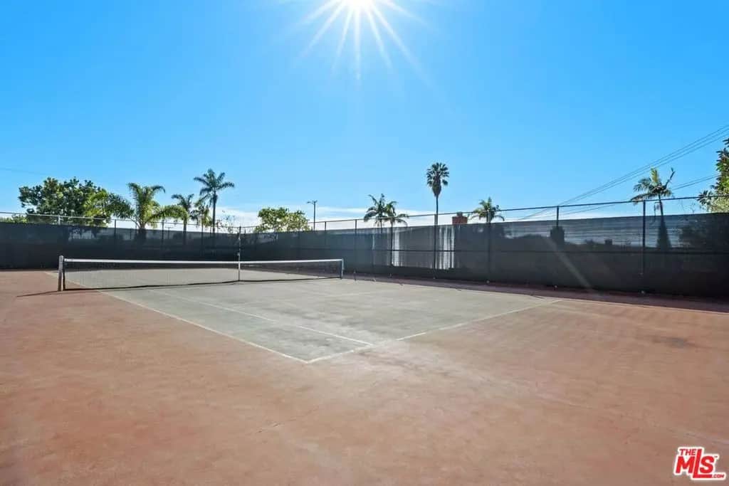 5435 W 64th Street, Los Angeles, CA — listing photo 1