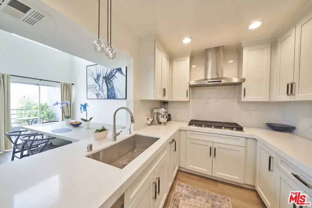 1617 S Beverly Glen Boulevard 303, Los Angeles, CA — listing photo 1