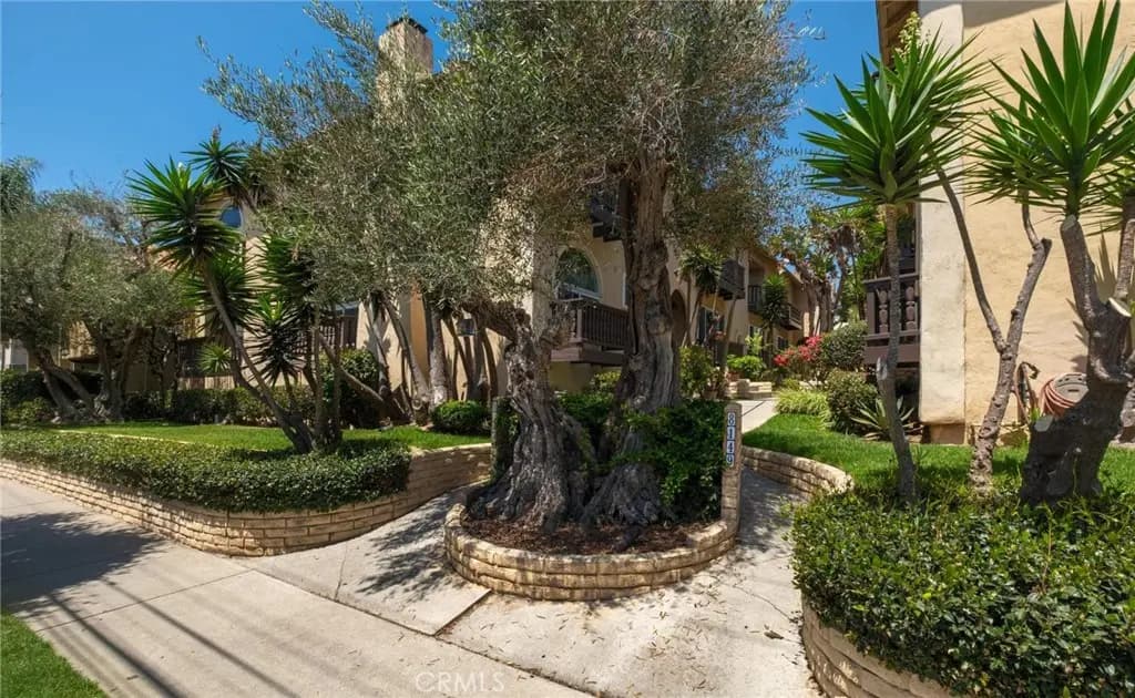 8155 Manitoba Street 12, Playa Del Rey, CA — listing photo 1