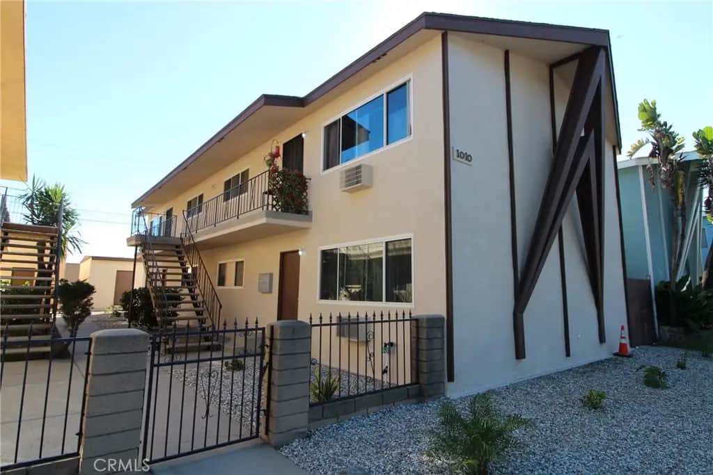 1010 E 32nd A, Signal Hill, CA — listing photo 1