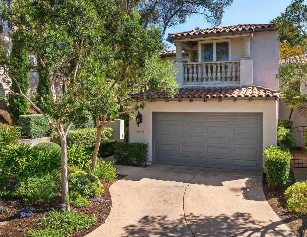 9606 Claiborne Square, La Jolla, CA — listing photo 1