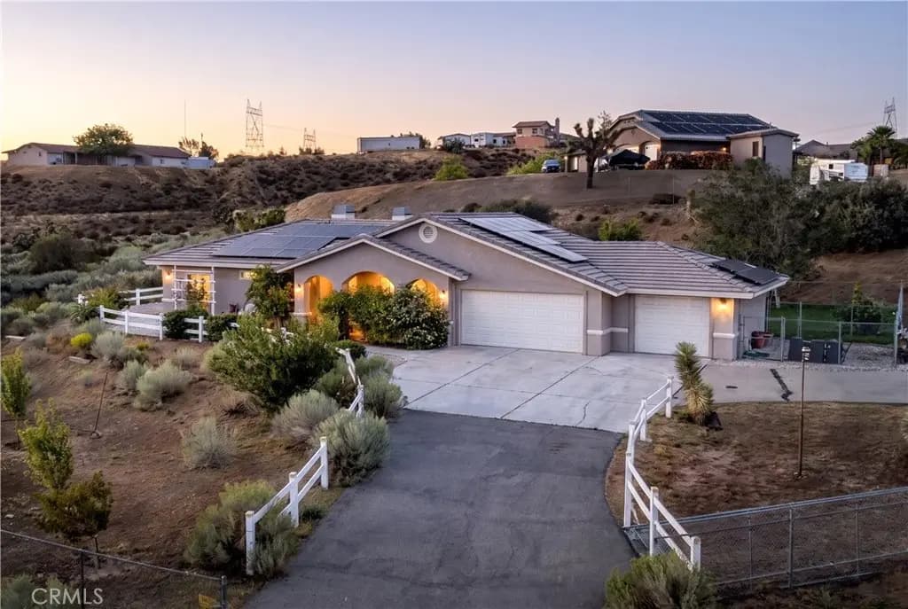 8071 Anaconda Avenue, Hesperia, CA — listing photo 1