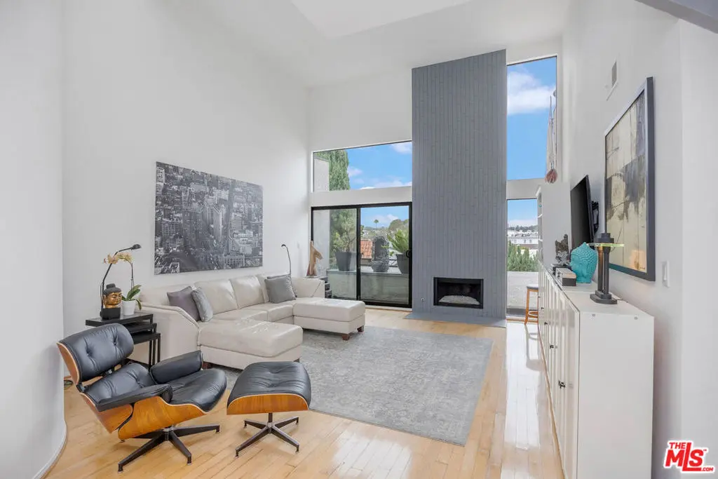 11982 Kiowa Avenue 307, Los Angeles, CA — listing photo 1