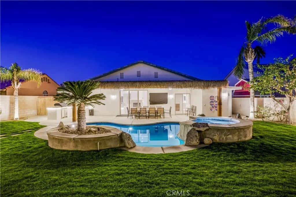 68135 Tachevah Drive, Cathedral City, CA — listing photo 1