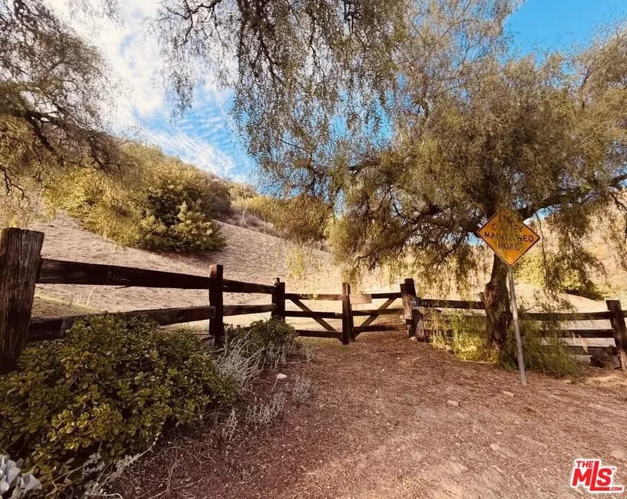 22800 Portage Circle Drive, Topanga, CA — listing photo 1
