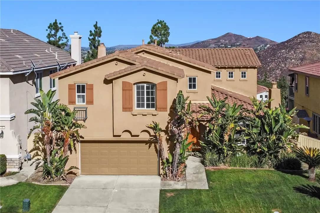 7 Plaza Valenza, Lake Elsinore, CA — listing photo 1