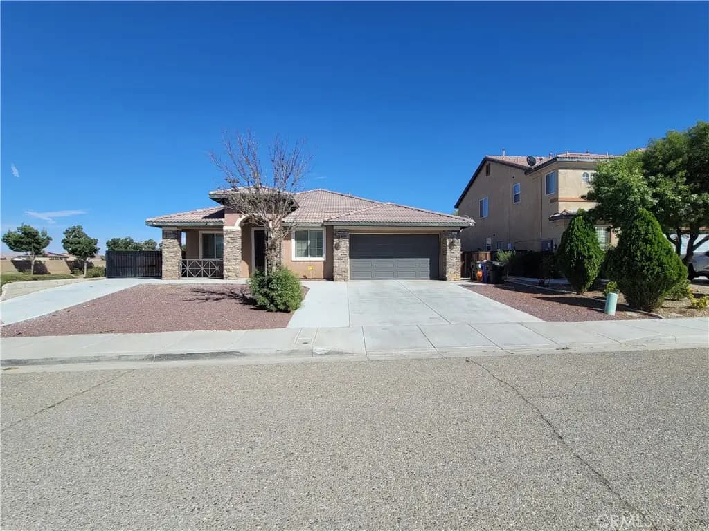15077 Escalante Court, Victorville, CA — listing photo 1