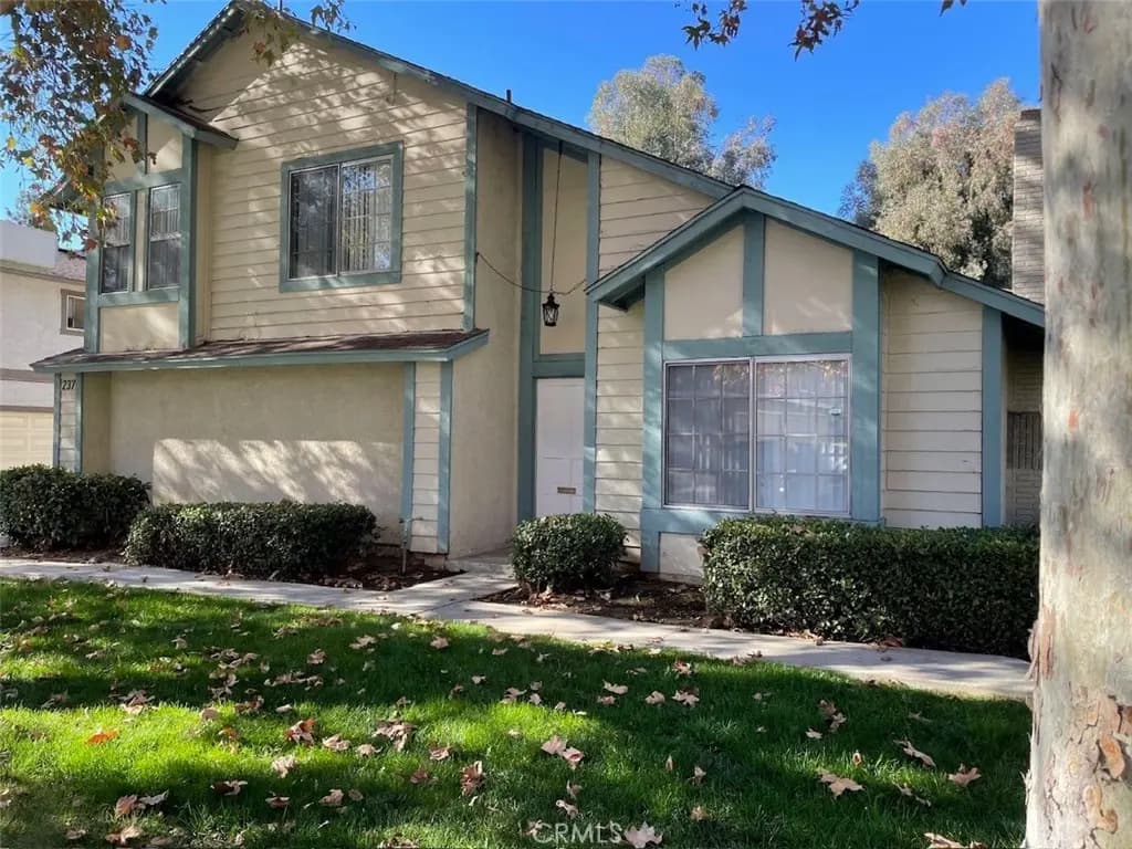 237 Grayson Way D, Upland, CA — listing photo 1
