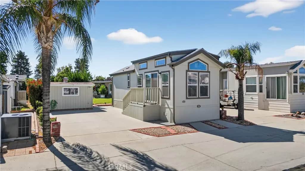 910 Deerwood, San Jacinto, CA — listing photo 1
