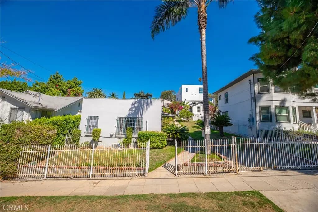 2111 Aaron Street, Los Angeles, CA — listing photo 1