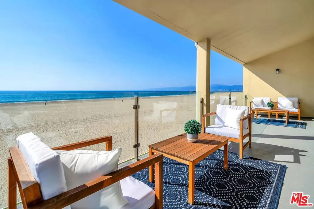 4 Lighthouse Street 13, Marina Del Rey, CA — listing photo 1