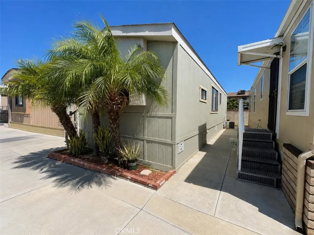17820 Lakewood Avenue 24, Bellflower, CA — listing photo 1