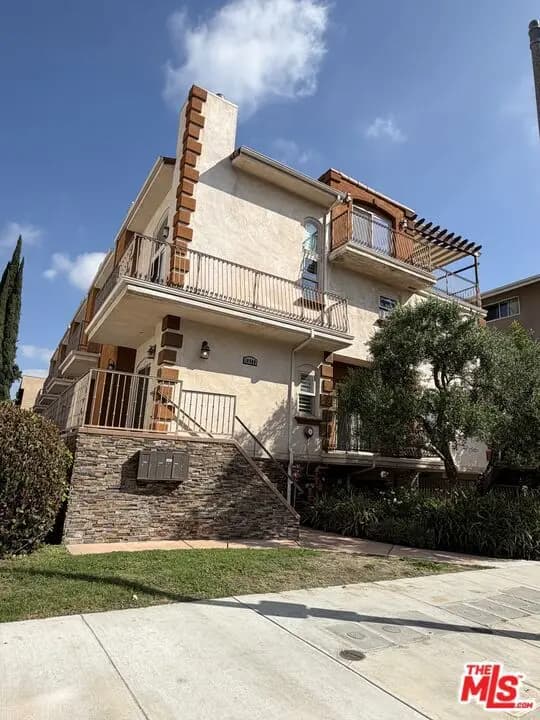10809 Hortense 1, North Hollywood, CA — listing photo 1