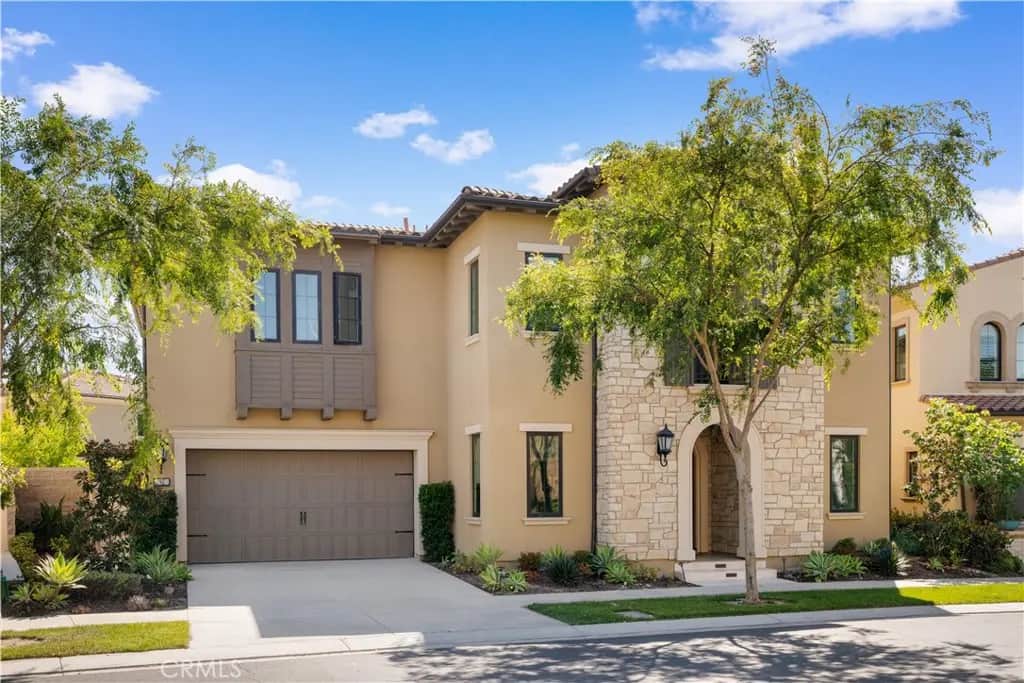 92 Interstellar, Irvine, CA — listing photo 1